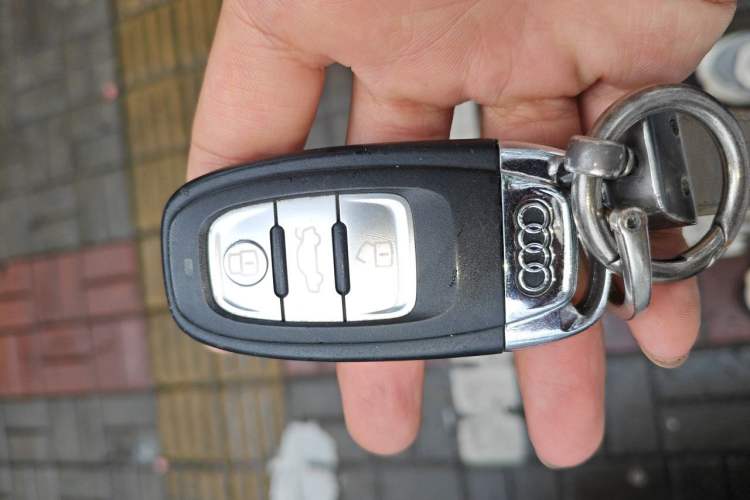 Used Audi Q5 2017 40 TFSI Ambition Edition Vehicle Key