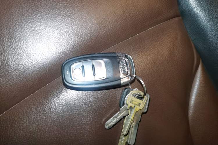 Used Audi Q5 2017 Plus 40 TFSI Ambition Model Vehicle Key