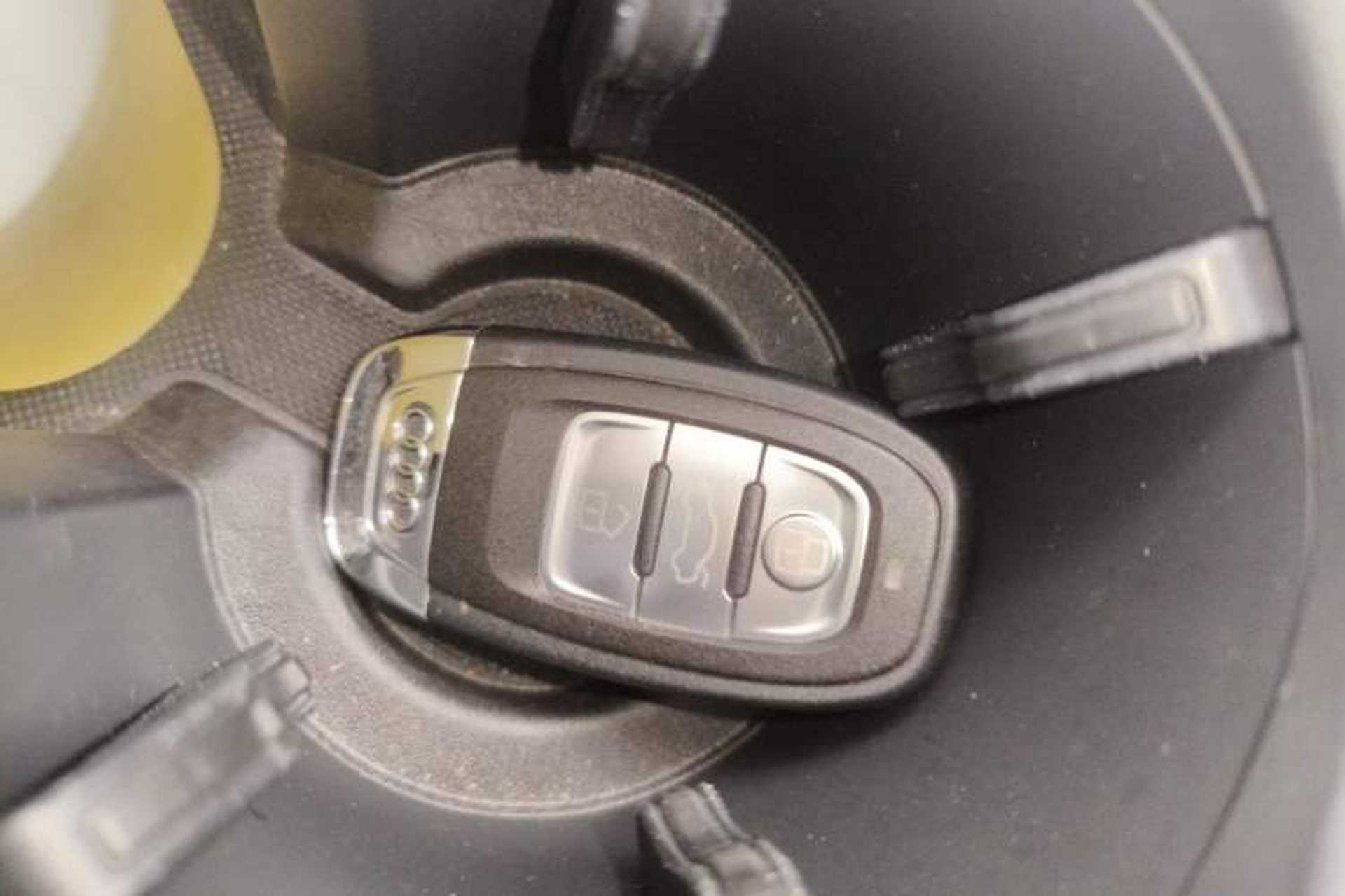 Used Audi Q5 2017 40 TFSI Ambition Edition Vehicle Key