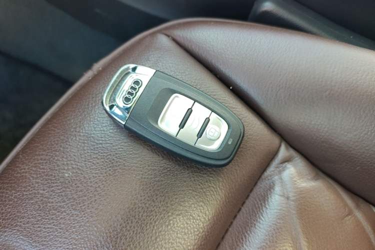 Used Audi Q5 2017 40 TFSI Technology Edition Vehicle Key