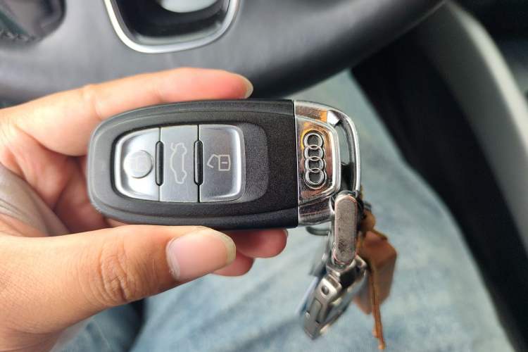 Used Audi Q5 2017 Plus 40 TFSI Ambition Model Vehicle Key