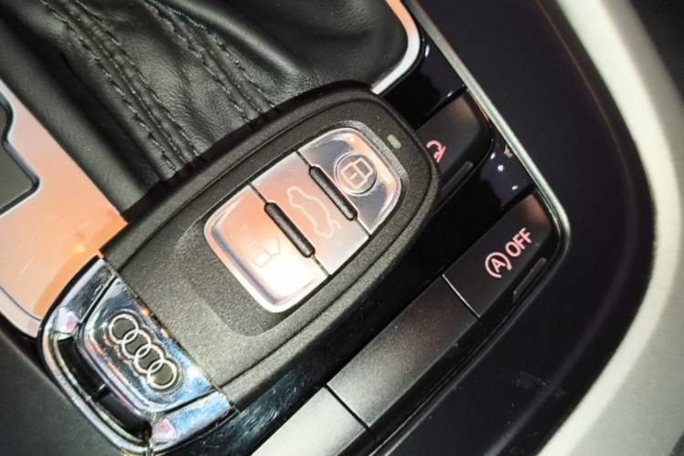 Used Audi Q5 2017 Plus 40 TFSI Ambition Model Vehicle Key