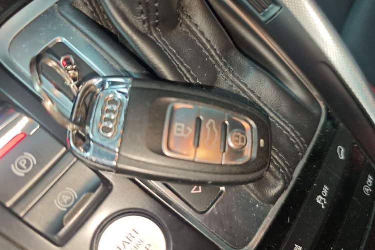Used Audi Q5 2017 Plus 40 TFSI Technology Model Vehicle Key