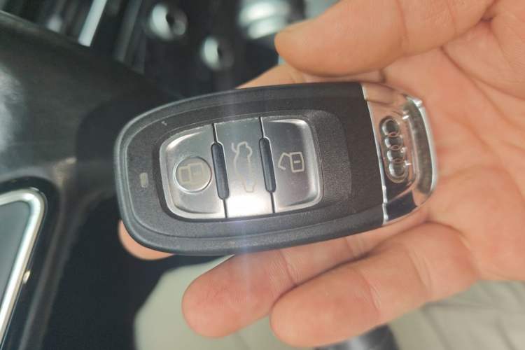 Used Audi Q5 2017 Plus 40 TFSI Ambition Model Vehicle Key
