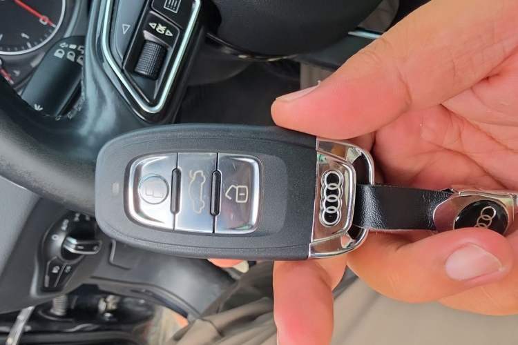Used Audi Q5 2017 Plus 40 TFSI Ambition Model Vehicle Key