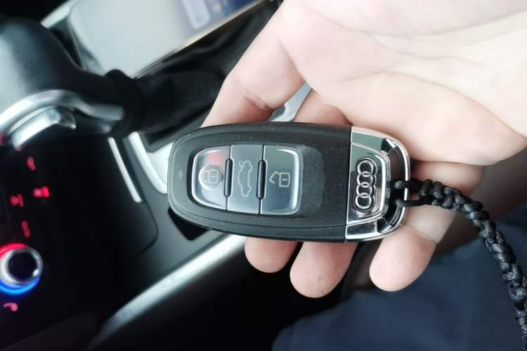 Used Audi Q5 2017 40 TFSI Technology Edition Vehicle Key