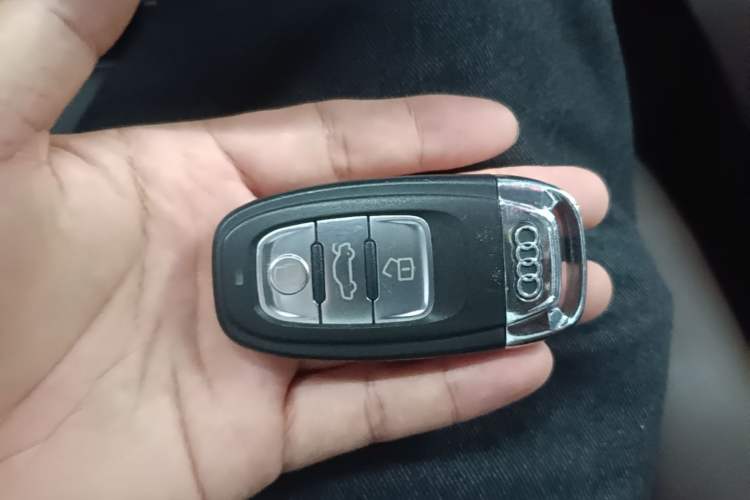 Used Audi Q5 2017 Plus 40 TFSI Technology Model Vehicle Key