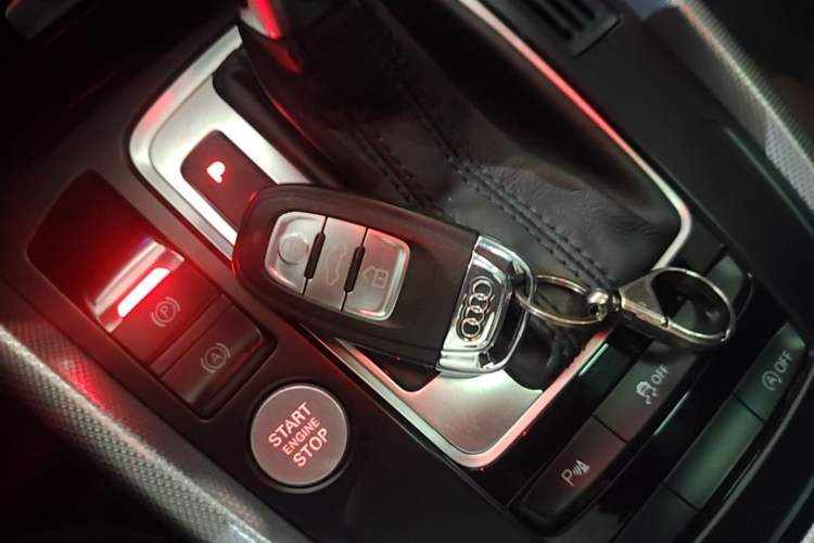 Used Audi Q5 2017 Plus 40 TFSI Technology Model Vehicle Key