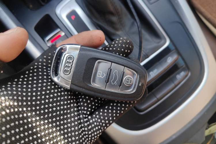 Used Audi Q5 2017 40 TFSI Technology Edition Vehicle Key