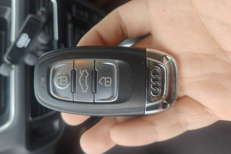 Used Audi Q5 2017 Plus 40 TFSI Ambition Model Vehicle Key