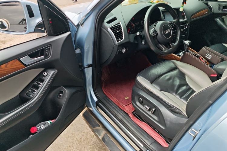Used Audi Q5 2017 Plus 40 TFSI Technology Model Driver Seat