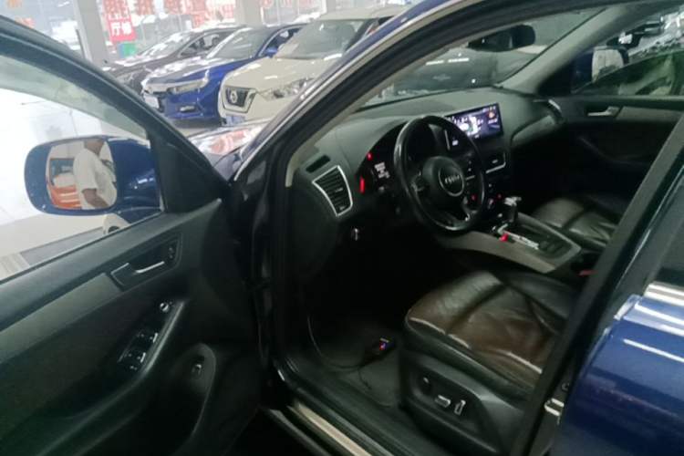 Used Audi Q5 2017 40 TFSI Ambition Edition Driver Seat
