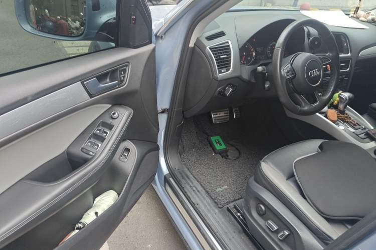 Used Audi Q5 2017 Plus 40 TFSI Technology Model Driver Seat