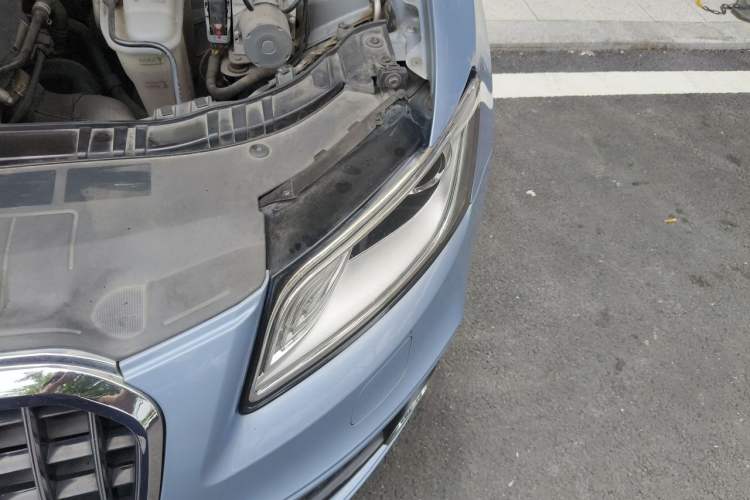 Used Audi Q5 2017 Plus 40 TFSI Ambition Model Engine Bay Left