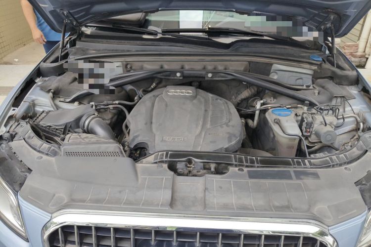 Used Audi Q5 2017 Plus 40 TFSI Ambition Model Engine Bay