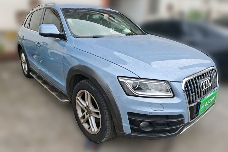 Used Audi Q5 2017 Plus 40 TFSI Technology Model Front Right 45 Deg