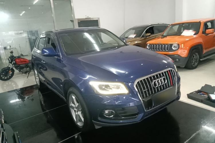 Used Audi Q5 2017 40 TFSI Ambition Edition Front Right 45 Deg