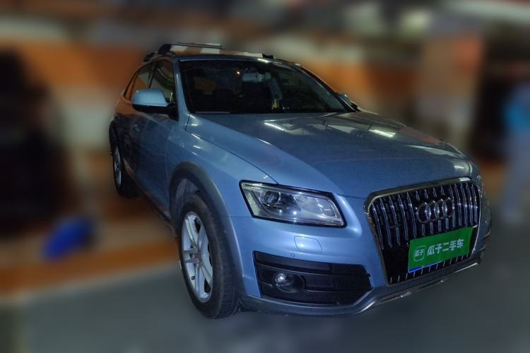 Used Audi Q5 2017 Plus 40 TFSI Technology Model Front Right 45 Deg