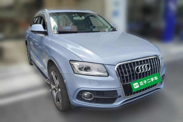 Used Audi Q5 2017 Plus 40 TFSI Ambition Model Front Right 45 Deg