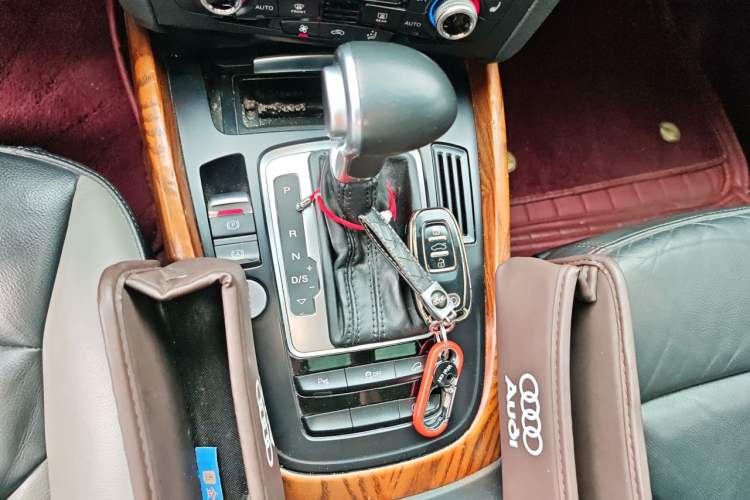 Used Audi Q5 2017 Plus 40 TFSI Technology Model Gear Lever