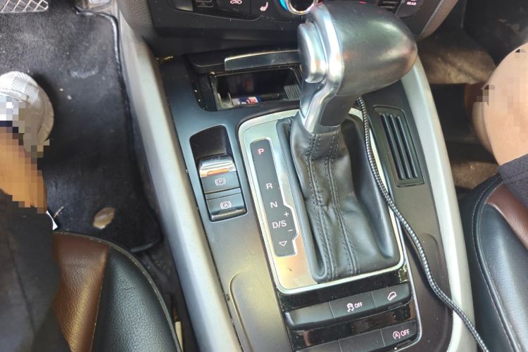 Used Audi Q5 2017 40 TFSI Ambition Edition Gear Lever