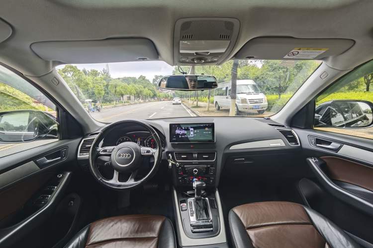 Used Audi Q5 2017 40 TFSI Ambition Edition Interior 2