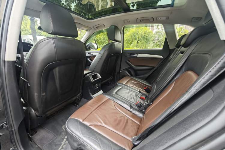 Used Audi Q5 2017 40 TFSI Ambition Edition Interior 3