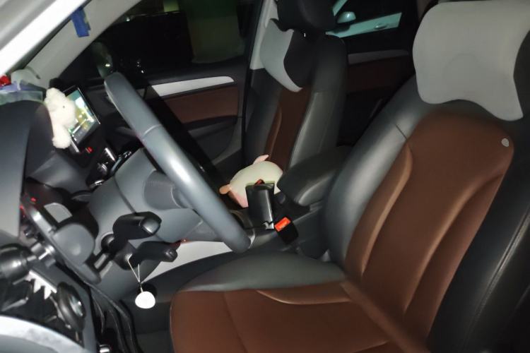 Used Audi Q5 2017 Plus 40 TFSI Ambition Model Left Front Seat