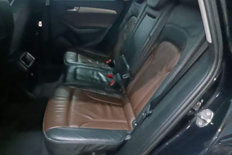 Used Audi Q5 2017 40 TFSI Ambition Edition Left Rear Seat