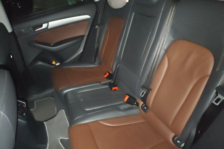 Used Audi Q5 2017 Plus 40 TFSI Ambition Model Left Rear Seat