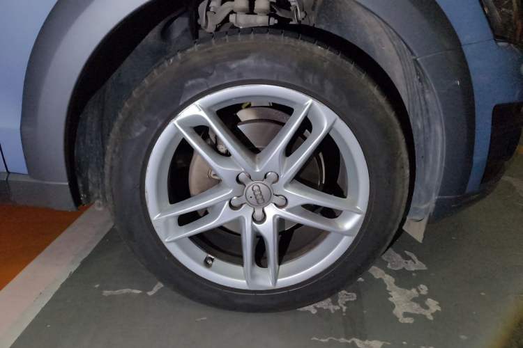 Used Audi Q5 2017 Plus 40 TFSI Technology Model Right Front Wheel Hub