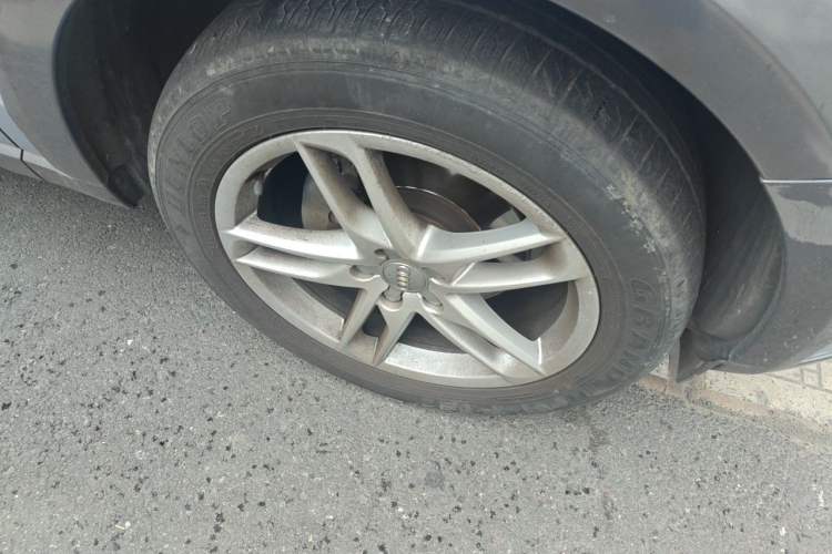 Used Audi Q5 2017 Plus 40 TFSI Technology Model Right Front Wheel Hub