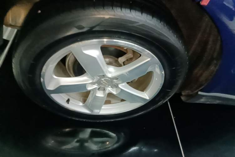 Used Audi Q5 2017 40 TFSI Ambition Edition Right Rear Wheel Hub
