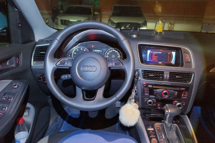 Used Audi Q5 2017 Plus 40 TFSI Technology Model Steering Wheel