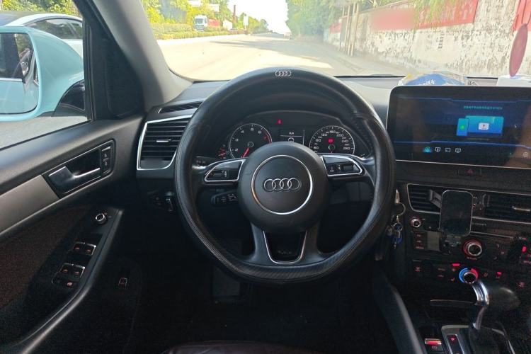 Used Audi Q5 2017 40 TFSI Ambition Edition Steering Wheel