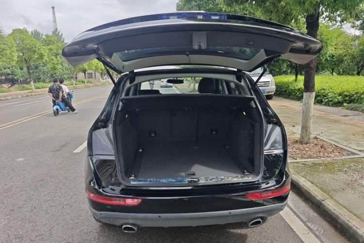 Used Audi Q5 2017 40 TFSI Ambition Edition Trunk