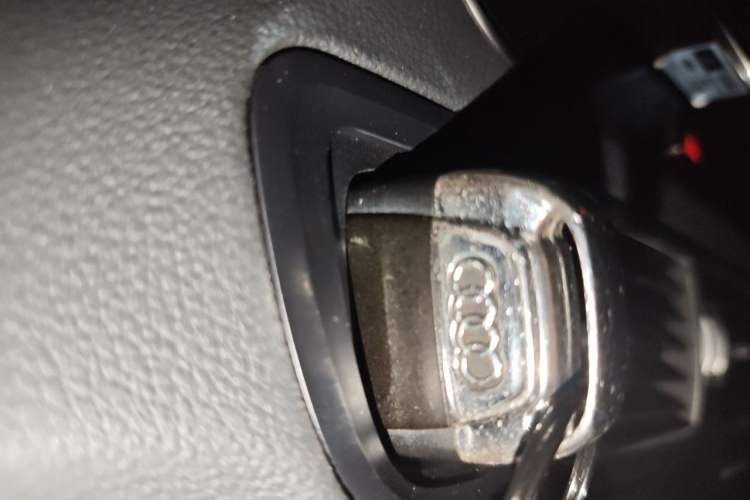 Used Audi Q5 2017 Plus 40 TFSI Ambition Model Vehicle Key