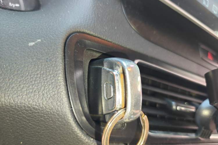 Used Audi Q5 2017 40 TFSI Ambition Edition Vehicle Key