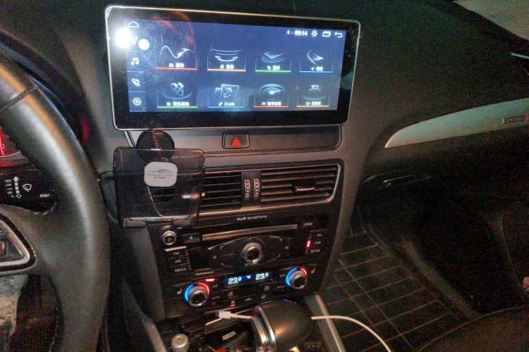 Used Audi Q5 2017 Plus 40 TFSI Technology Model Audio And AC Panel