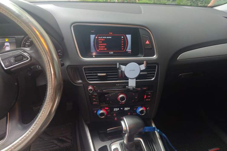 Used Audi Q5 2017 Plus 40 TFSI Technology Model Audio And AC Panel