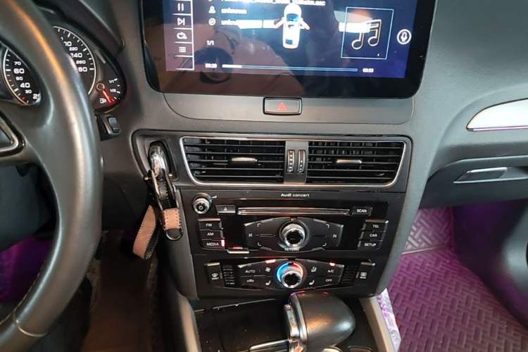 Used Audi Q5 2017 Plus 40 TFSI Ambition Model Audio And AC Panel