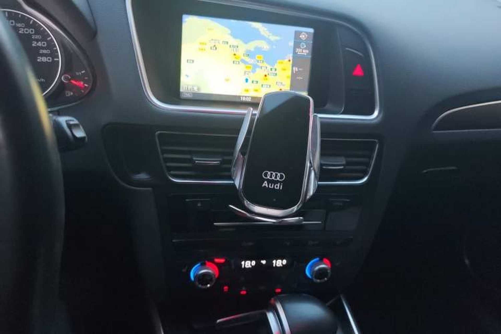 Used Audi Q5 2017 Plus 40 TFSI Comfort Model Audio And AC Panel
