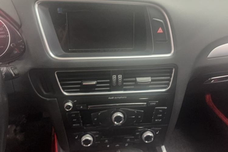 Used Audi Q5 2017 Plus 40 TFSI Technology Model Audio And AC Panel