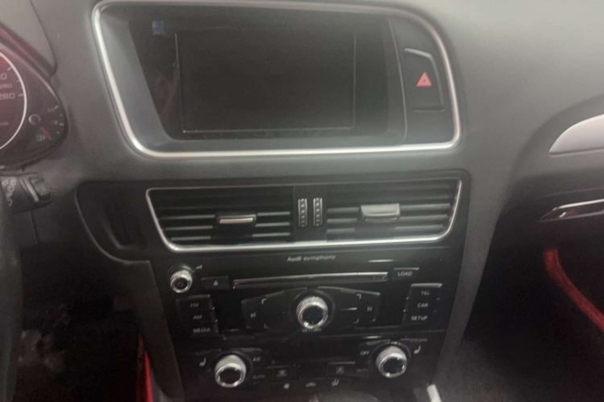 Used Audi Q5 2017 Plus 40 TFSI Technology Model Audio And AC Panel
