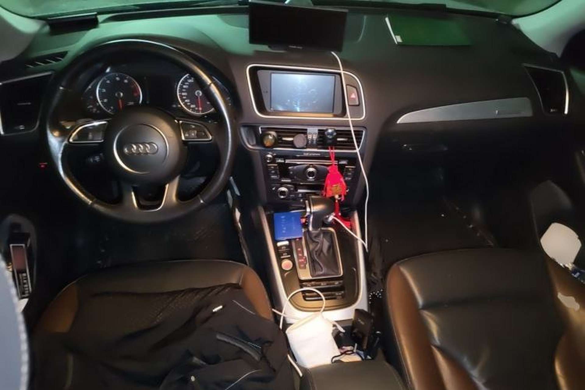 Used Audi Q5 2017 Plus 40 TFSI Technology Model Center Console