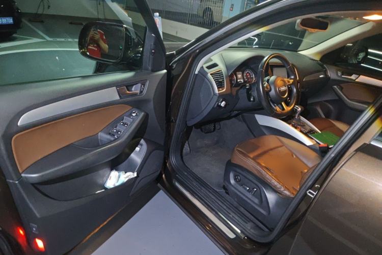 Used Audi Q5 2017 40 TFSI Technology Edition Driver Seat