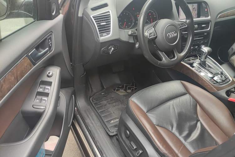 Used Audi Q5 2017 40 TFSI Comfort Model Driver Seat