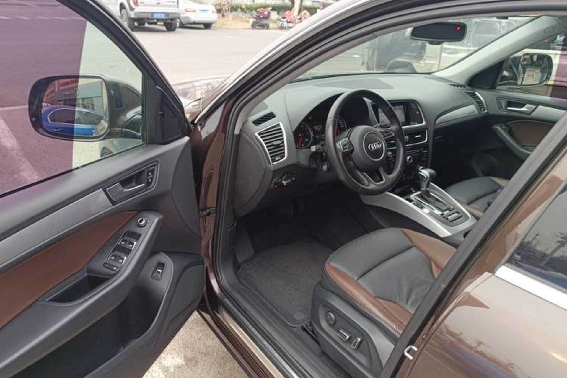 Used Audi Q5 2017 40 TFSI Technology Edition Driver Seat