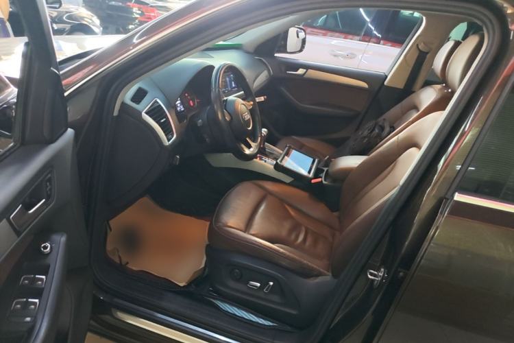 Used Audi Q5 2017 40 TFSI Ambition Edition Driver Seat