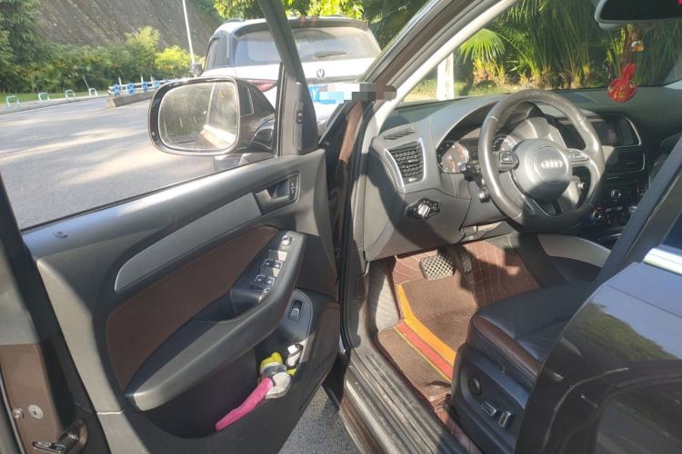 Used Audi Q5 2017 40 TFSI Technology Edition Driver Seat